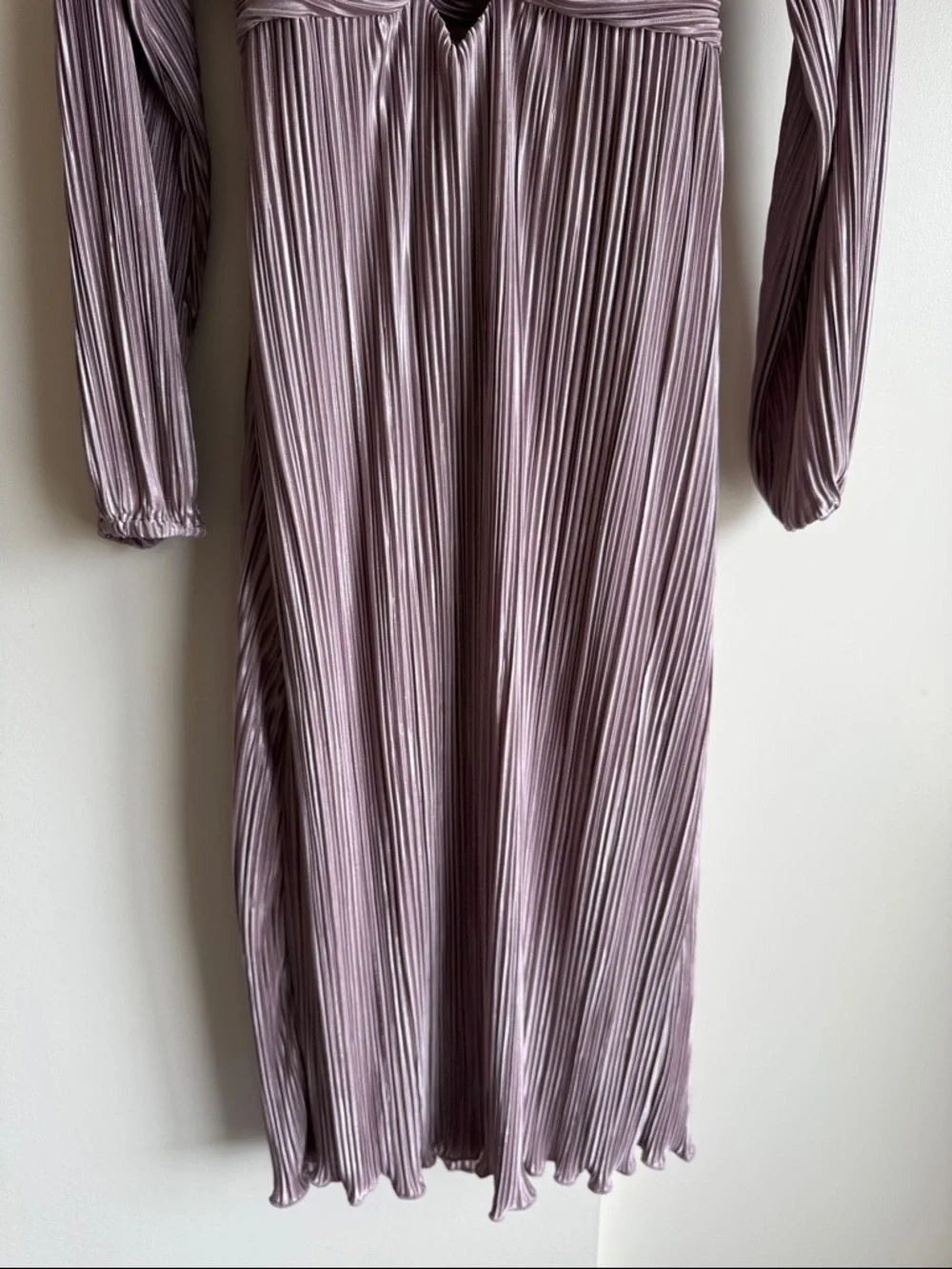 Baltic Born Amani Pleated Midi Dress in the color Lilac Large - Picture 7 of 10